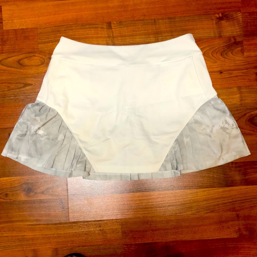 UA Uber cute golf skort